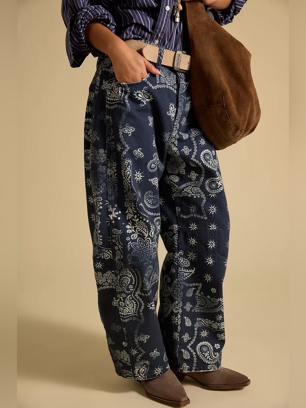 NWT FREE PEOPLE WE THE FREE Good Luck Printed Barrel Jeans | Navy Bandana $128 - Picture 6 of 9